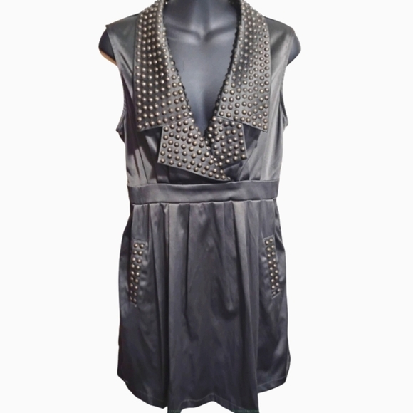 LuxeXXI | Timeless Classic Edgy Metallic Olive Studded Drop V Neck Dress | Med - Picture 16 of 16